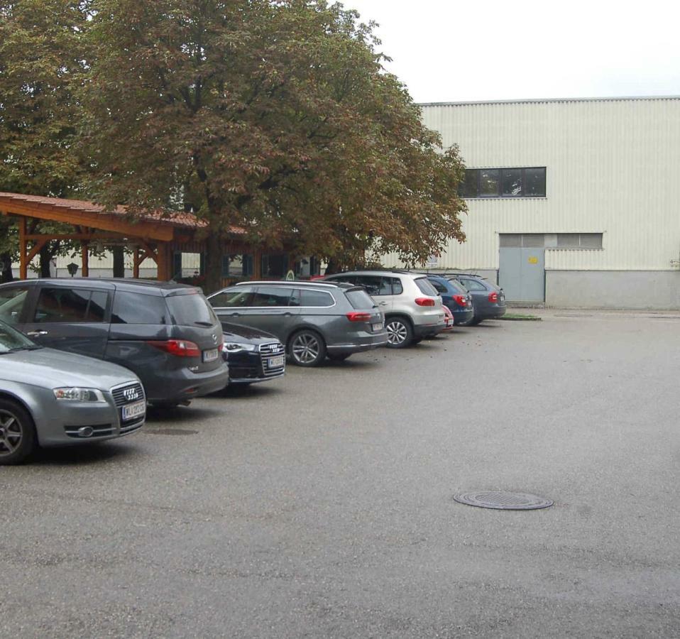 Gasthof Huber Wels Esterno foto
