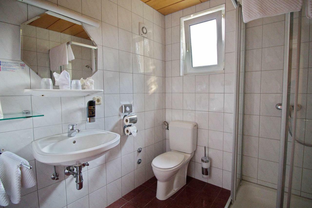 Gasthof Huber Wels Esterno foto